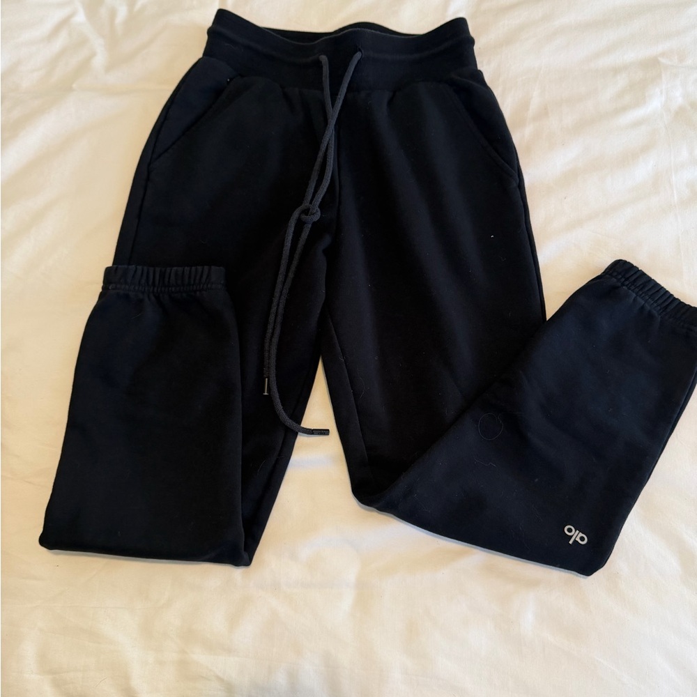 🗽NEW ALO Yoga Black Sweatpants with White Logo Tag